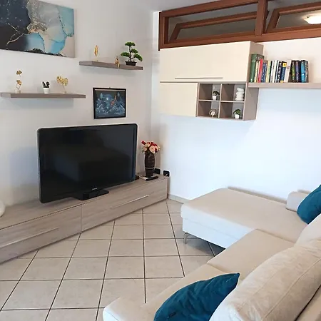 Faro House Апартаменти Ольбія